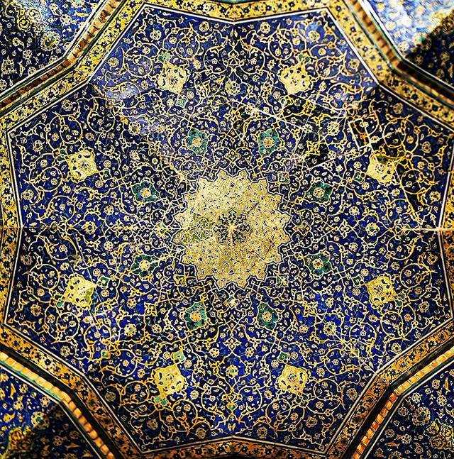 1457856768 10 Thiết kế trần nhà đẹp mê hoặc của các thánh đường Hồi giáo ở Iran