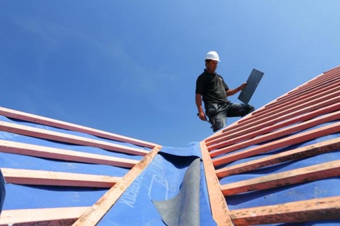 roofer 967531274 1367834104 500x0 Phóng viên là mộ trong những công việc tệ nhất nước Mỹ